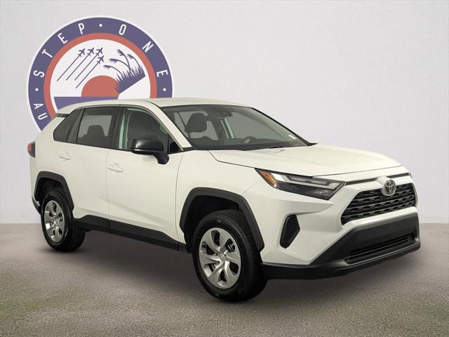 2023 Toyota RAV4 LE