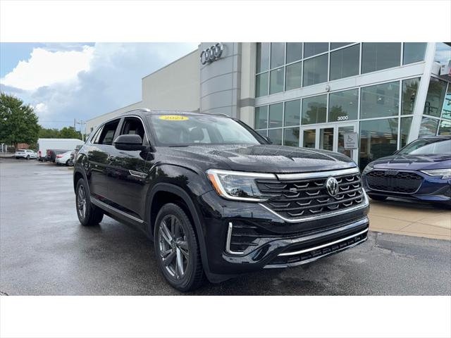 2024 Volkswagen Atlas Cross Sport 2.0T SEL R-Line