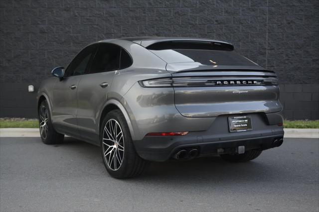 2025 Porsche Cayenne Standard