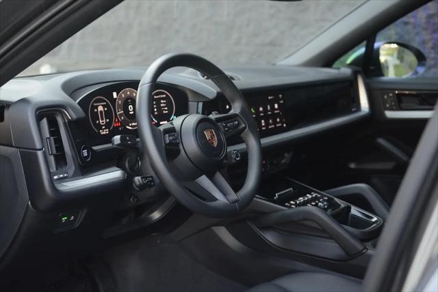 2025 Porsche Cayenne Standard