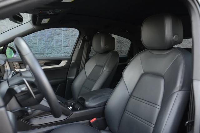 2025 Porsche Cayenne Standard