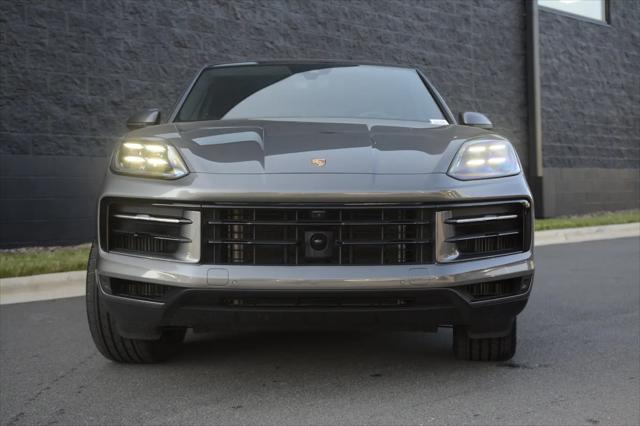 2025 Porsche Cayenne Standard