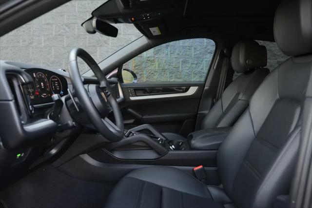 2025 Porsche Cayenne Standard