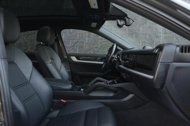 2025 Porsche Cayenne Standard