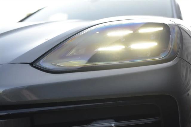 2025 Porsche Cayenne Standard