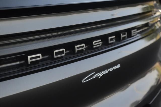 2025 Porsche Cayenne Standard