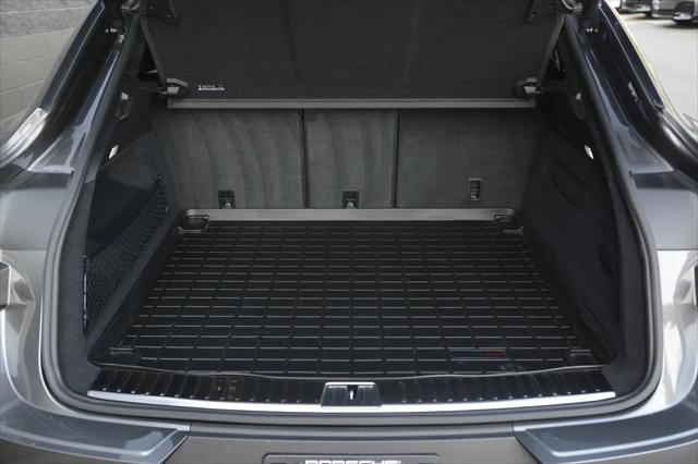 2025 Porsche Cayenne Standard