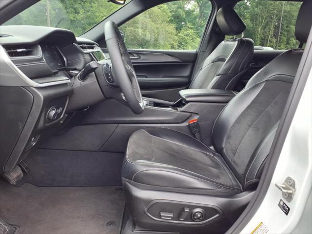 2023 Jeep Grand Cherokee L Altitude 4x2