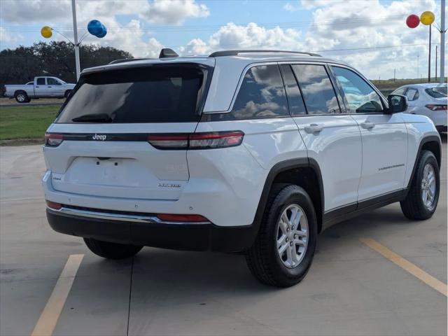 2023 Jeep Grand Cherokee Laredo 4x4