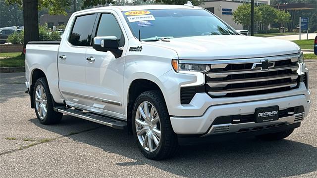 2022 Chevrolet Silverado 1500 4WD Crew Cab Short Bed High Country