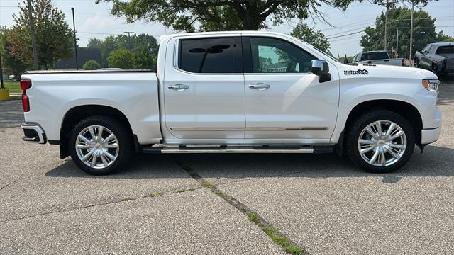 2022 Chevrolet Silverado 1500 4WD Crew Cab Short Bed High Country