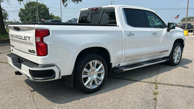 2022 Chevrolet Silverado 1500 4WD Crew Cab Short Bed High Country