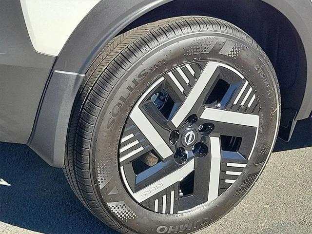 2025 Nissan Kicks SV FWD