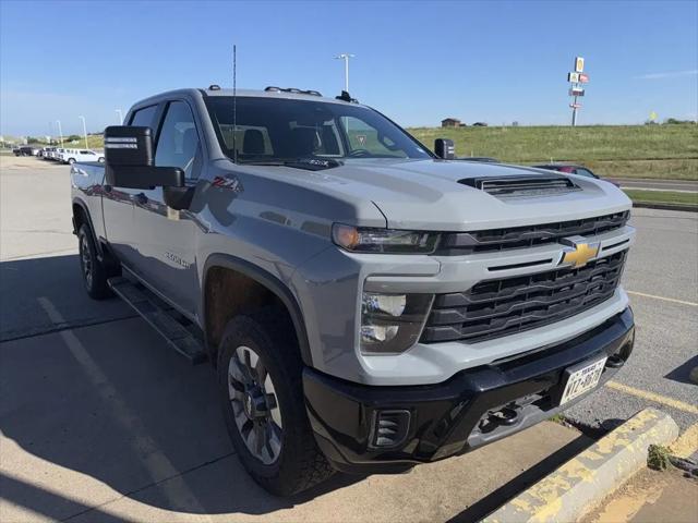 2024 Chevrolet Silverado 2500HD 4WD Crew Cab Standard Bed Custom