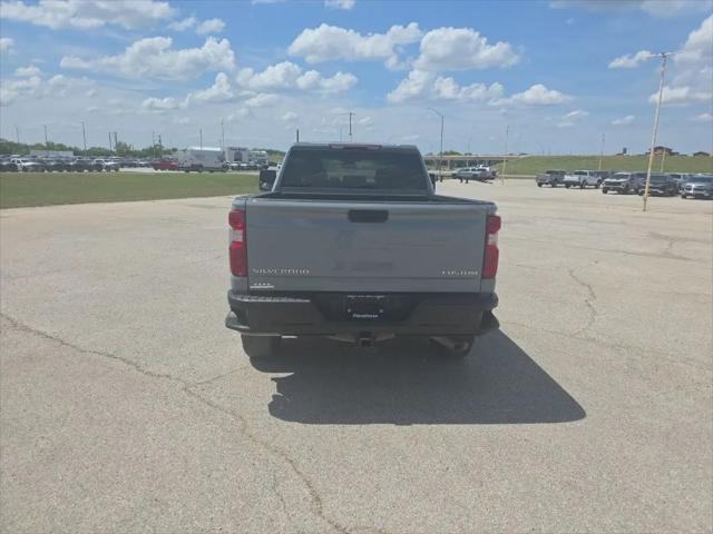 2024 Chevrolet Silverado 2500HD 4WD Crew Cab Standard Bed Custom