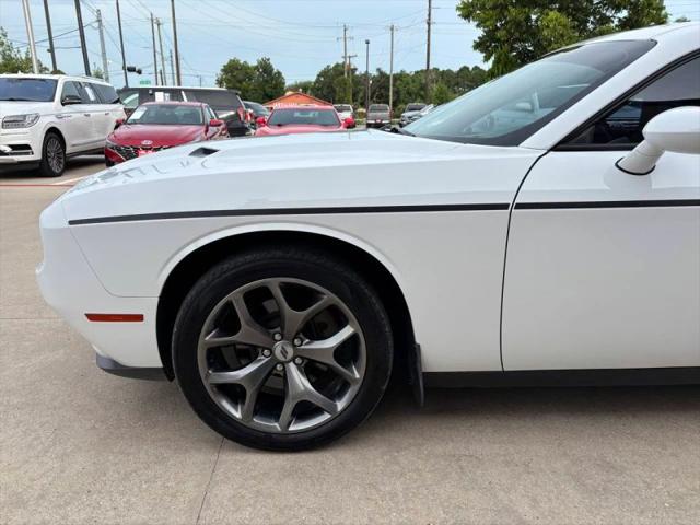 2017 Dodge Challenger SXT Plus