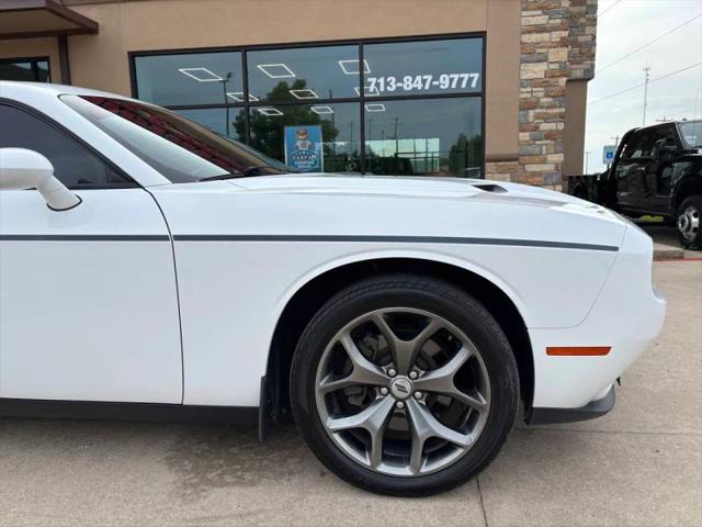 2017 Dodge Challenger SXT Plus