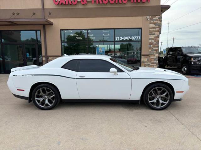 2017 Dodge Challenger SXT Plus