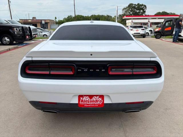2017 Dodge Challenger SXT Plus