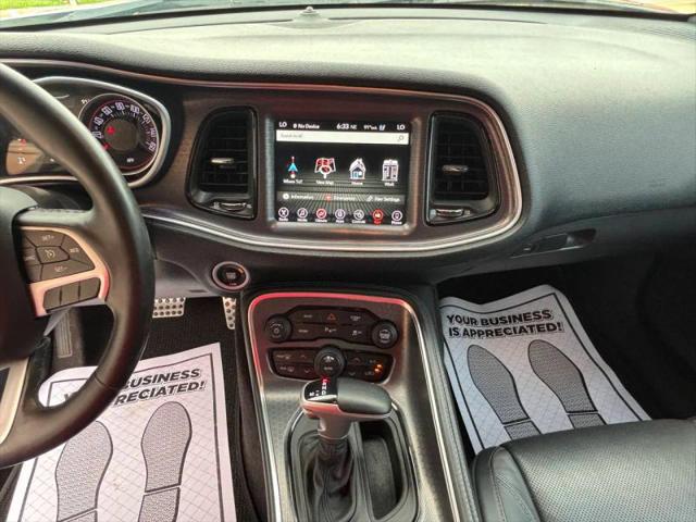 2017 Dodge Challenger SXT Plus
