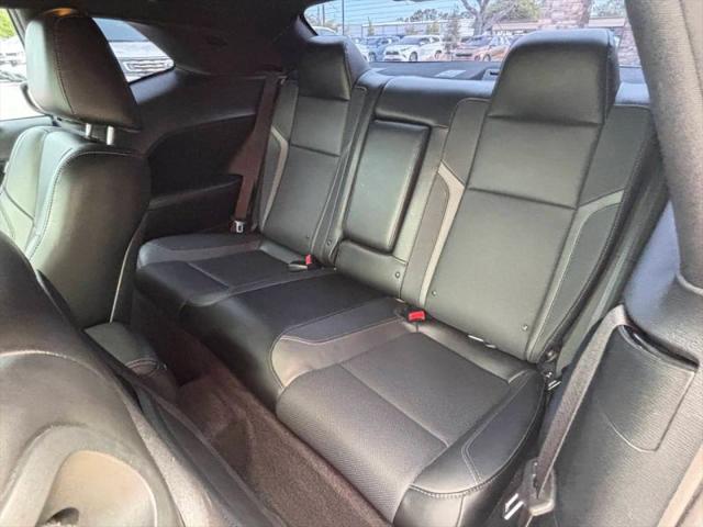 2017 Dodge Challenger SXT Plus