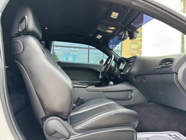 2017 Dodge Challenger SXT Plus