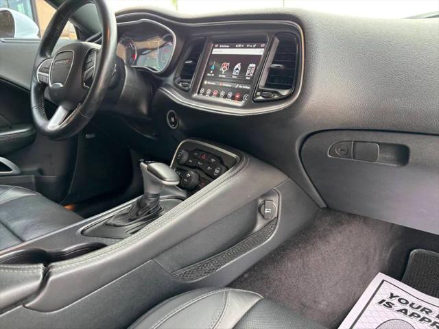 2017 Dodge Challenger SXT Plus