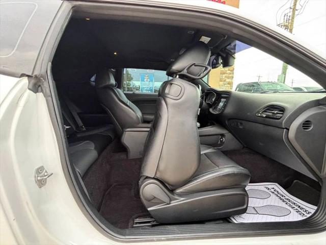 2017 Dodge Challenger SXT Plus