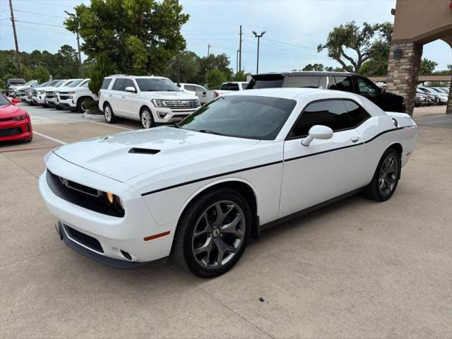 2017 Dodge Challenger SXT Plus