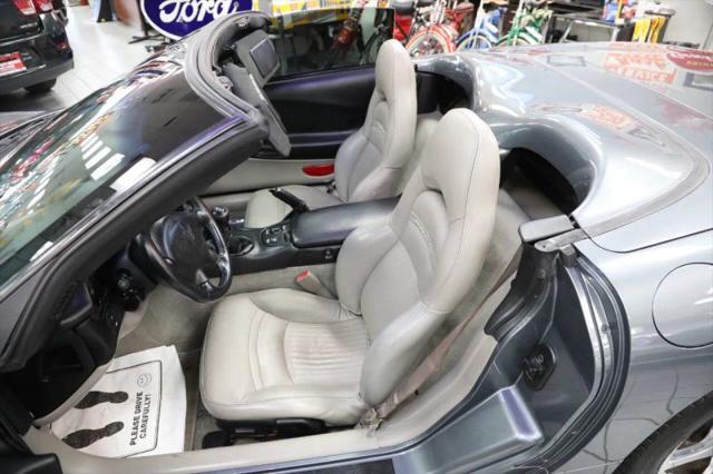 2003 Chevrolet Corvette Base