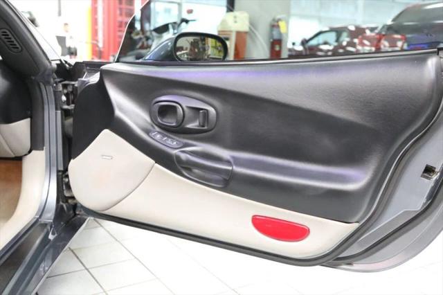 2003 Chevrolet Corvette Base