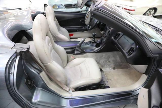 2003 Chevrolet Corvette Base