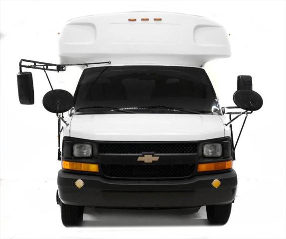 2004 Chevrolet Express Cutaway Base w/C7L/C7N