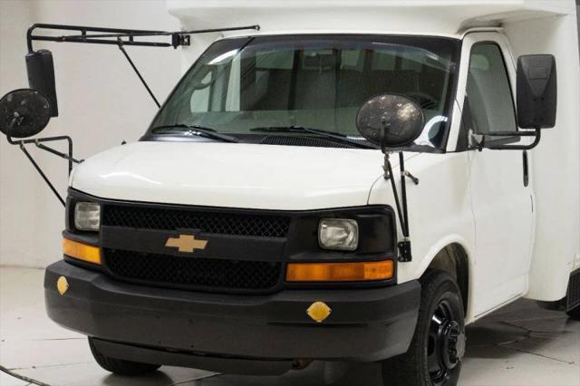 2004 Chevrolet Express Cutaway Base w/C7L/C7N