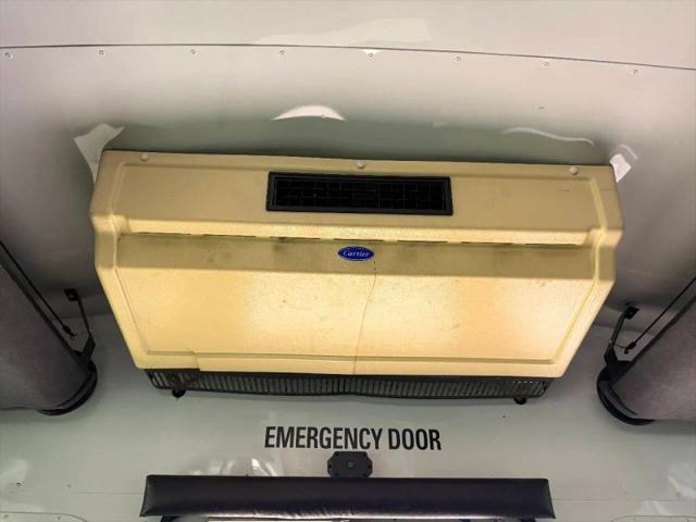 2004 Chevrolet Express Cutaway Base w/C7L/C7N