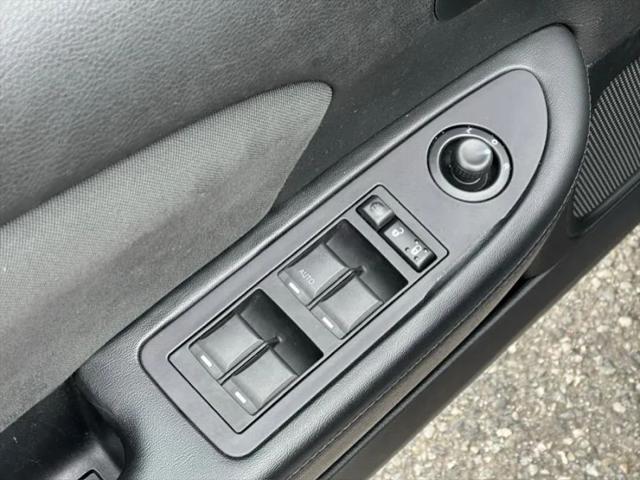 2012 Chrysler 200 LX