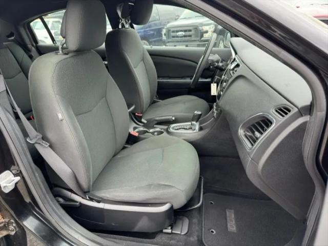 2012 Chrysler 200 LX