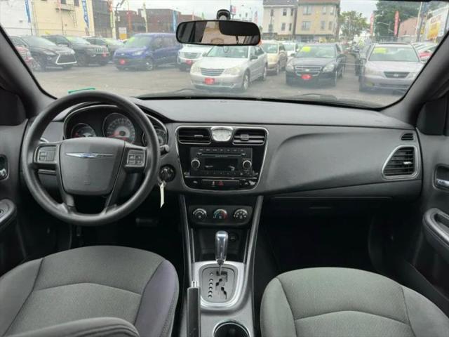 2012 Chrysler 200 LX