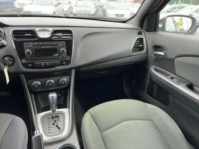 2012 Chrysler 200 LX