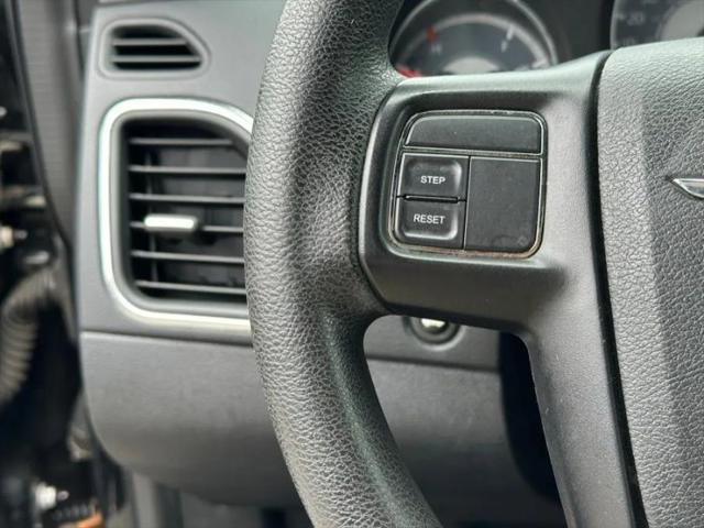 2012 Chrysler 200 LX