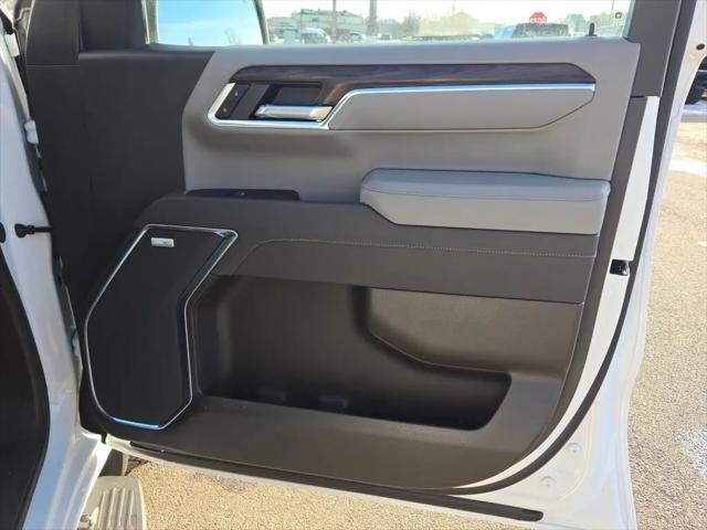 2025 GMC Sierra 1500 4WD Crew Cab Short Box SLT