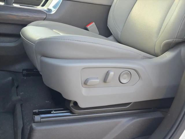 2025 GMC Sierra 1500 4WD Crew Cab Short Box SLT