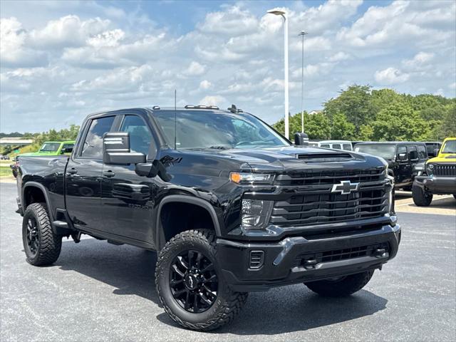 2025 Chevrolet Silverado 2500HD 4WD Crew Cab Standard Bed Custom