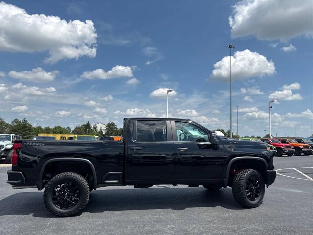 2025 Chevrolet Silverado 2500HD 4WD Crew Cab Standard Bed Custom