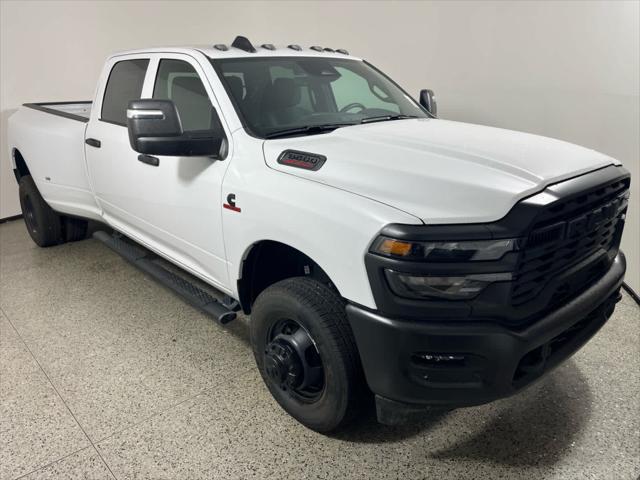 2025 RAM Ram 3500 RAM 3500 TRADESMAN CREW CAB 4X4 8 BOX