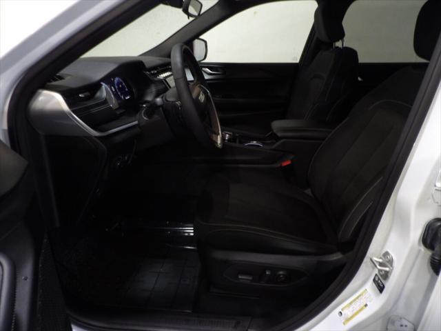2024 Jeep Grand Cherokee L Laredo 4x4