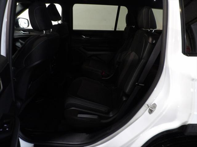 2024 Jeep Grand Cherokee L Laredo 4x4