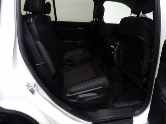2024 Jeep Grand Cherokee L Laredo 4x4