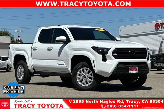 2025 Toyota Tacoma SR5's photo