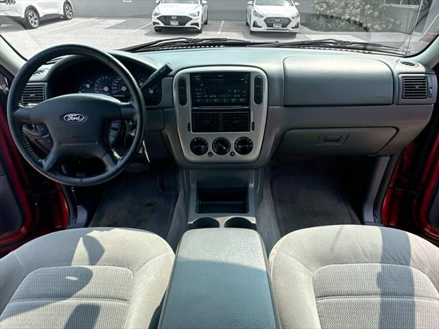 2004 Ford Explorer XLT